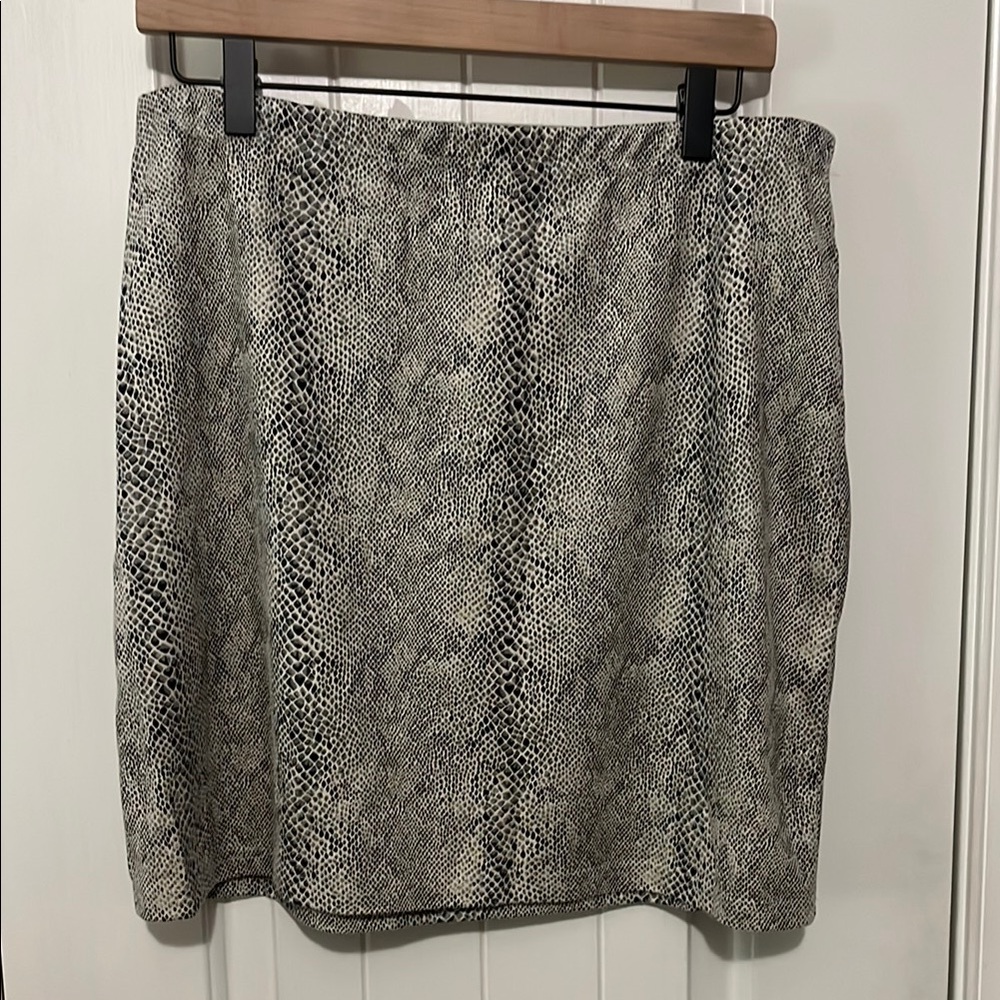 Elegant Snake Print Skirt